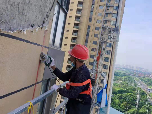 �f������